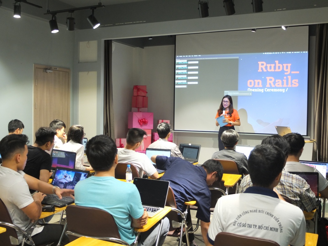 GIANTY VN organizes Ruby On Rails training course for students