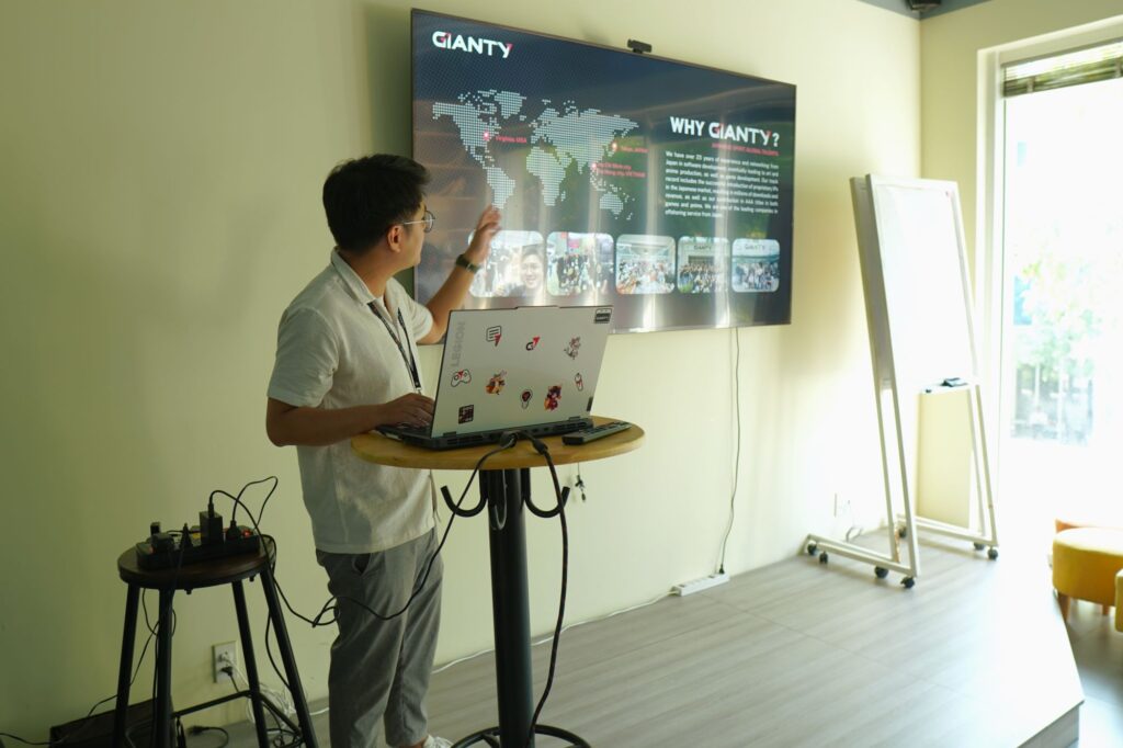 Mr. Brian Nguyen - Marketing Manager at GIANTY shared interesting insights about the game market